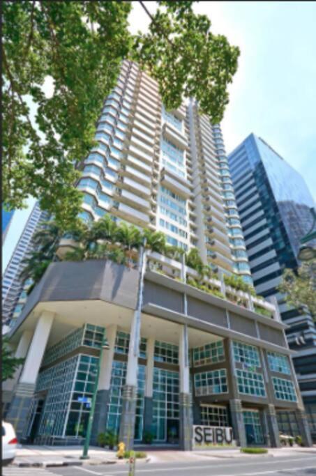 Bgc Beautiful Large 1 Bedroom Condo Sleeps 3 Adults มะนิลา ภายนอก รูปภาพ