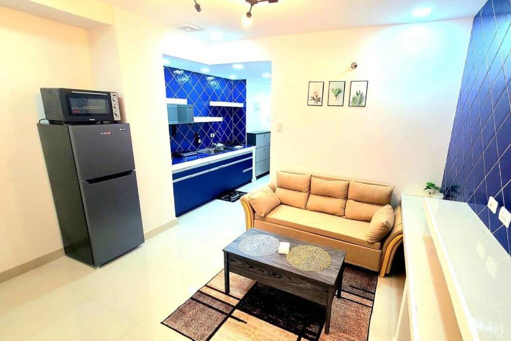 Bgc Beautiful Large 1 Bedroom Condo Sleeps 3 Adults มะนิลา ภายนอก รูปภาพ